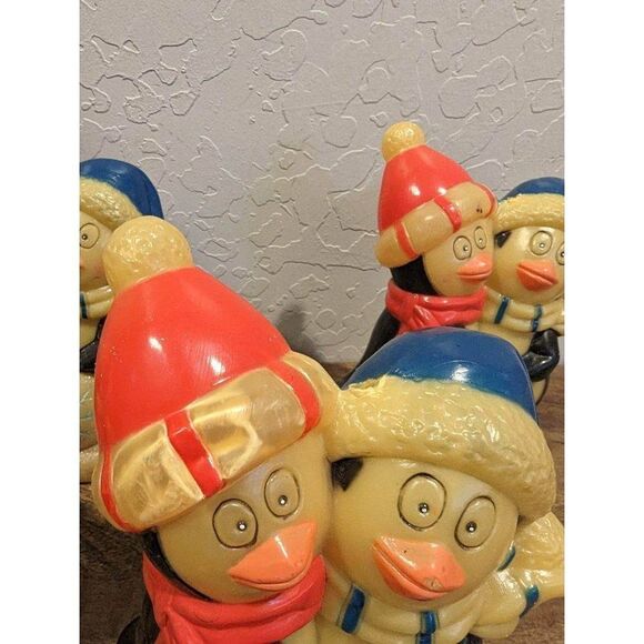5 Vintage Blow Mold Light Topper 7” Penguins Hard Plastic Lawn Stake Light Cover - Picture 5 of 7